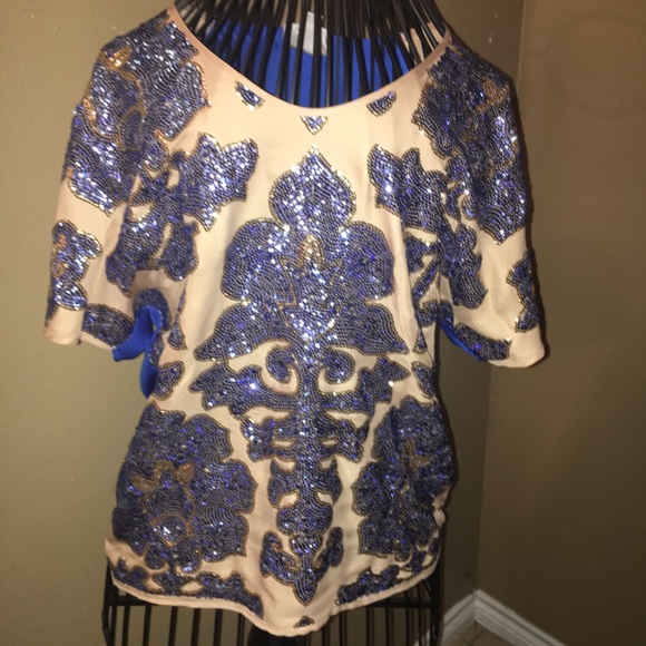 Top - Picture 2 of 5